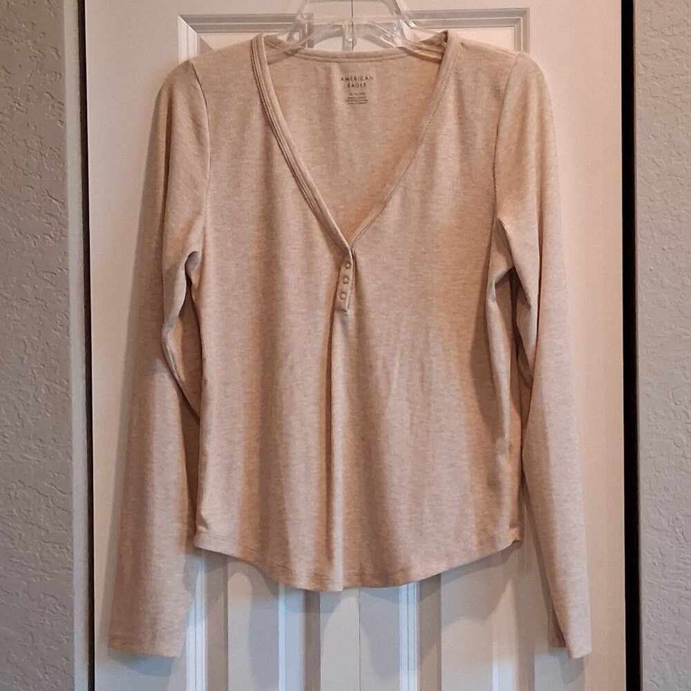 American Eagle Beige Long Sleeve V-Neck Henley Shirt Women's Size XL
